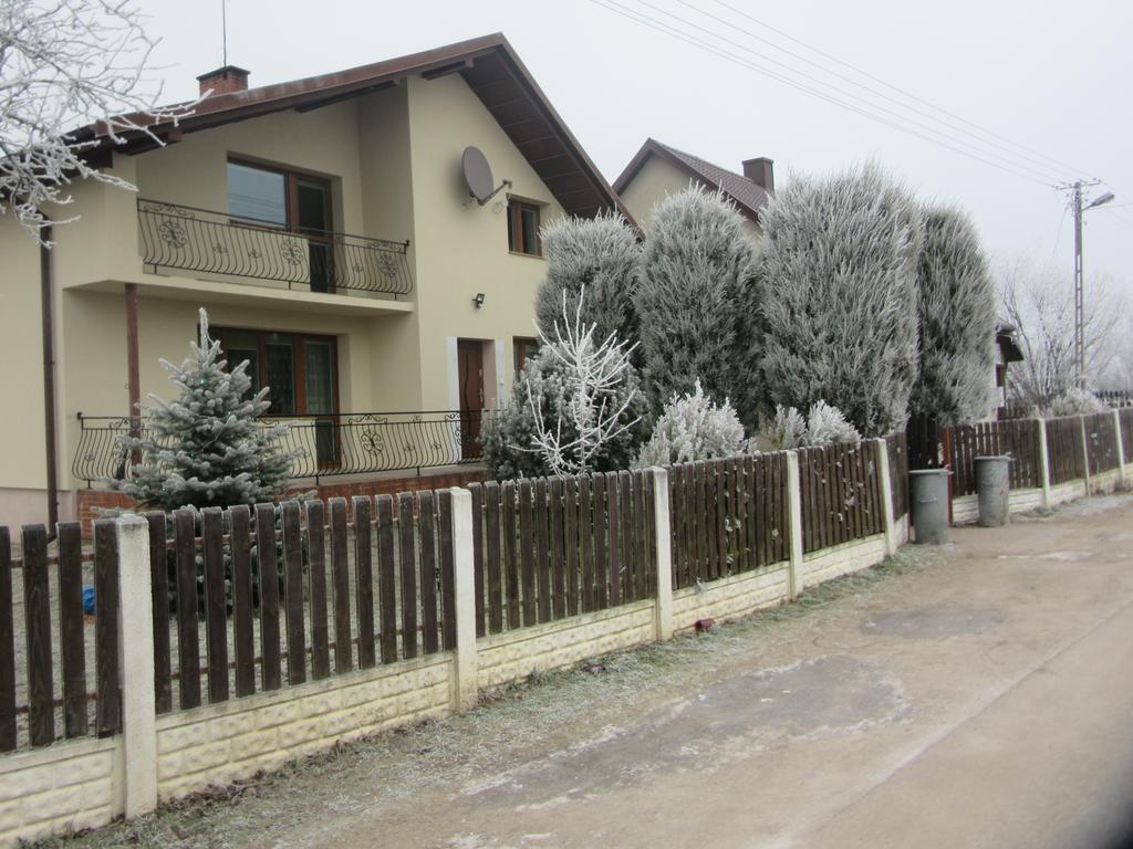 Gospodarstwo Agroturystyczno-Edukacyjne Gratka Celiny  Buitenkant foto