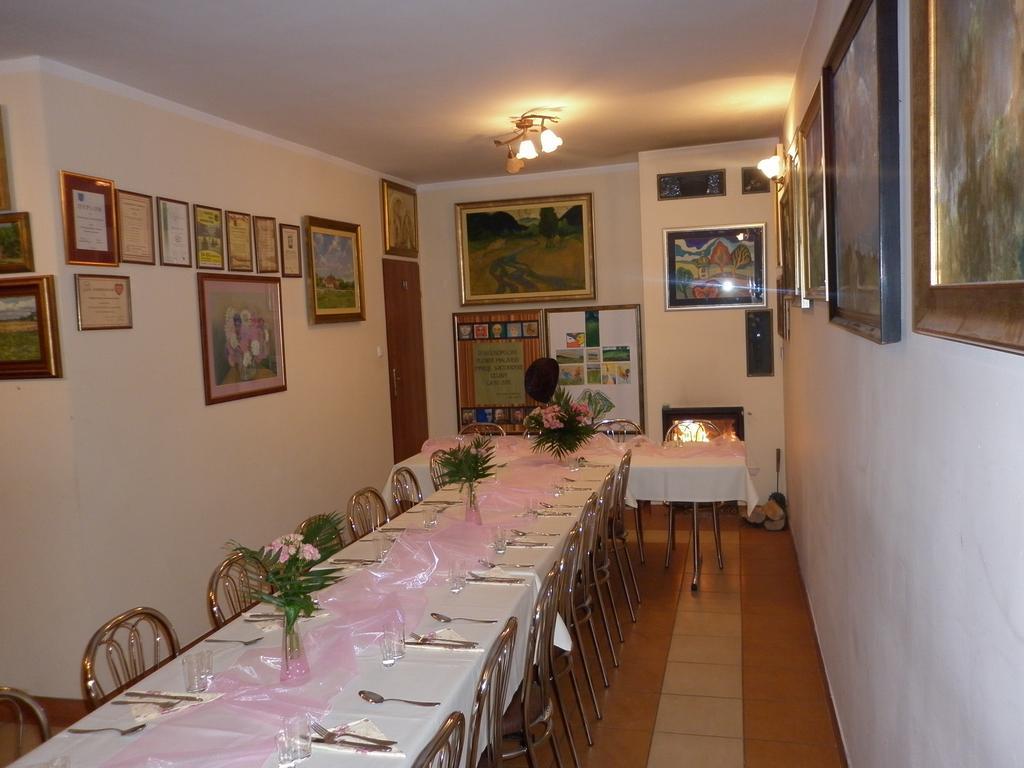 Gospodarstwo Agroturystyczno-Edukacyjne Gratka Celiny  Buitenkant foto