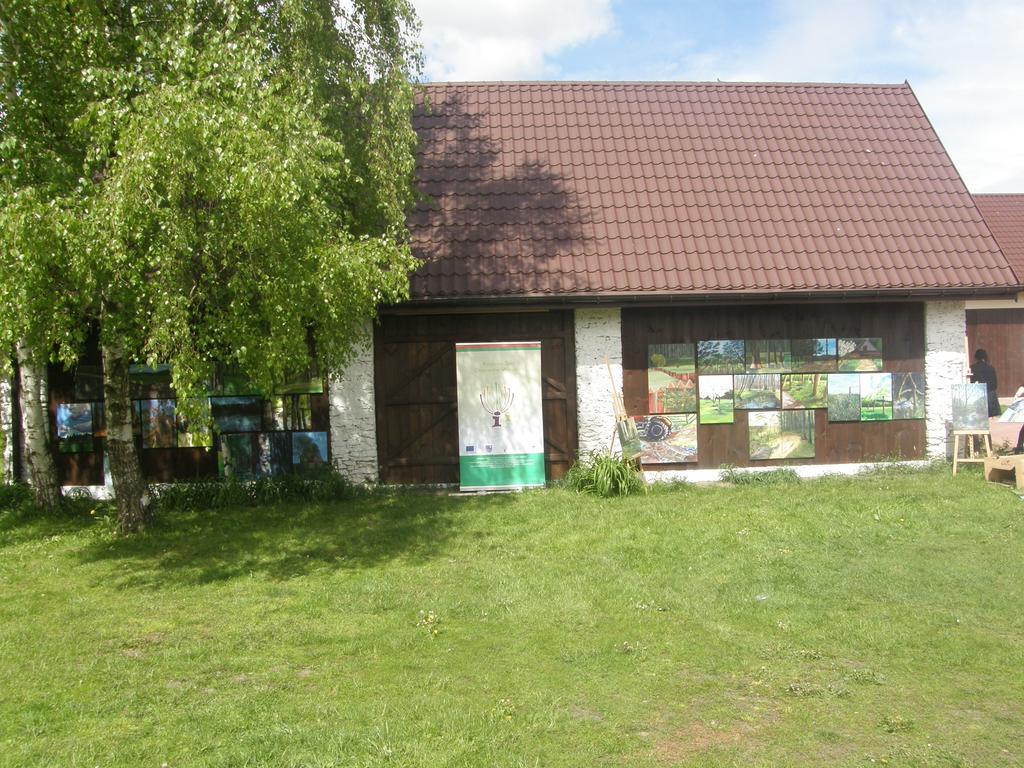 Gospodarstwo Agroturystyczno-Edukacyjne Gratka Celiny  Buitenkant foto