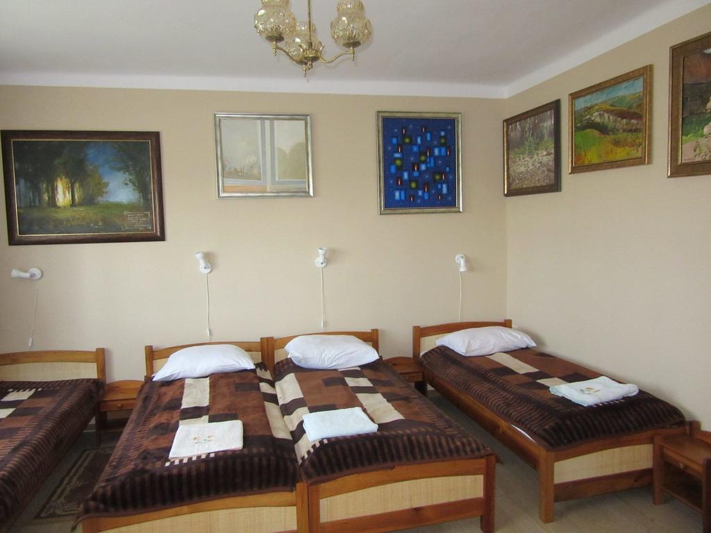 Gospodarstwo Agroturystyczno-Edukacyjne Gratka Celiny  Buitenkant foto